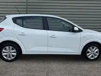 Used Dacia Sandero Comfort 91 HP (66 kW) 2021 White Hatchback