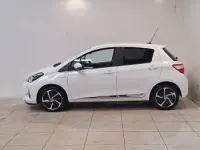 Used Toyota Yaris Hybrid 100 HP (73 kW) 2019 White Hatchback