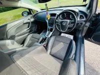 Usado Vauxhall Astra GTC SRi 140 HP (102 kW) 2013 Cinzento Citadino