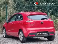 Usado Kia Rio 107 CV (78 kW) 2012 Rojo Utilitario
