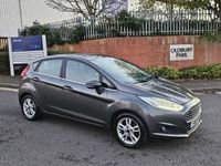 Begagnad Ford Fiesta Zetec 2016 Grå Halvkombi