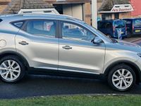Used MG ZS Excite 111 HP (81 kW) 2018 Silver Hatchback