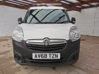Begagnad Vauxhall Combo 95 HK (69 kW) 2018 Vit Minibuss
