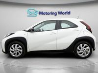 Used Toyota Aygo X PURE 71 HP (52 kW) 2023 White SUV