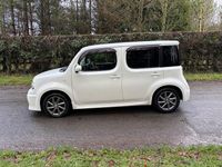 Used Nissan Cube 2015 White Hatchback