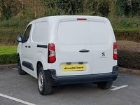 Second-hand Peugeot Partner Premium 131 CP (96 kW) 2023 Alb Monovolum