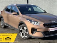 Usado Kia XCeed 118 HP (86 kW) 2022 Castanho SUV