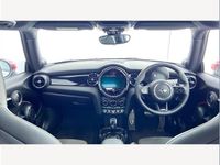 Gebraucht Mini Cooper S Hatch 188 PS (138 kW) 2023 Weiß Kleinwagen