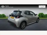 Usado Toyota Yaris Hybrid 2024 Prateado Citadino