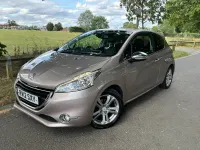 Used Peugeot 208 Allure 95 HP (69 kW) 2012 Pink Hatchback