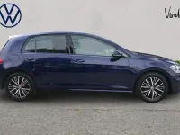Used VW Golf VII SE 128 HP (94 kW) 2018 Blue Hatchback