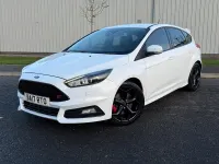 Used Ford Focus ST 185 HP (136 kW) 2017 White Hatchback