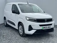 Used Vauxhall Combo 100 kW (136 HP) 2025 White MPV