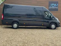 Usado Peugeot Boxer Premium 140 HP (102 kW) 2023 Cinzento Van