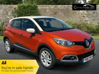 Used Renault Captur Dynamique 90 HP (66 kW) 2015 Orange and cream SUV