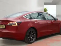 Usado Tesla Model 3 Standard Range 239 kW (325 HP) 2019 Vermelho Sedan
