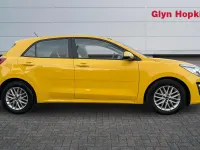 Used Kia Rio 84 HP (61 kW) 2022 Yellow Hatchback