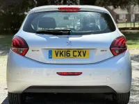 Used Peugeot 208 Active 68 HP (50 kW) 2016 Silver Hatchback
