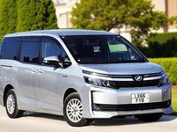 Used Toyota Voxy Play 2016 Silver MPV