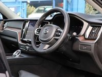 Second-hand Volvo XC60 Ultimate 250 CP (183 kW) 2022 Negru SUV