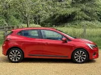 Used Renault Clio V Evolution 90 HP (66 kW) 2023 Red Hatchback