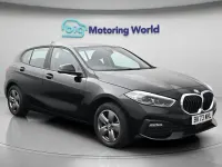 Usado BMW 118 136 CV (100 kW) 2023 Negro Utilitario