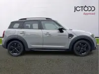 Begagnad Mini Cooper Countryman Classic 134 HK (98 kW) 2022 Grå SUV