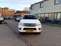 Used Toyota HiLux 150 HP (110 kW) 2017 White Pickup