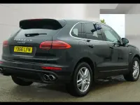 Used Porsche Cayenne 380 HP (279 kW) 2016 Black SUV