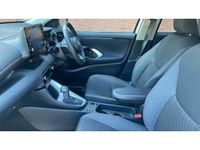 Used Toyota Yaris Hybrid Design 116 HP (85 kW) 2023 White Hatchback