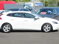 Used Volvo V40 SE 115 HP (84 kW) 2014 White Hatchback