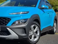 Używany Hyundai Kona SE 118 KM (86 kW) 2023 Niebieski SUV
