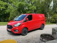 Used Ford Transit Custom Limited 130 HP (95 kW) 2019 Red Van