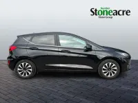 Begagnad Ford Fiesta Titanium 100 HK (73 kW) 2022 Svart Halvkombi