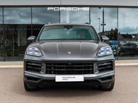 Begagnad Porsche Cayenne 2024 Grå SUV