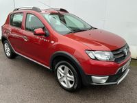 Used Dacia Sandero Lauréate 90 HP (66 kW) 2014 Red Hatchback