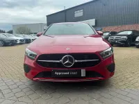 Begagnad Mercedes A200 Executive 163 HK (119 kW) 2024 Röd Sedan