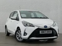 Used Toyota Yaris Hybrid 100 HP (73 kW) 2017 White Hatchback
