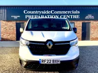 Używany Renault Trafic Business 130 KM (95 kW) 2022 Biały Minivan