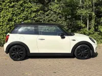 Begagnad Mini Cooper Hatch 2018 Vit Halvkombi