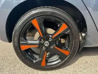 Usado Nissan Micra Tekna 90 HP (66 kW) 2017 Cinzento Citadino
