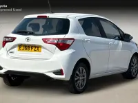Used Toyota Yaris 2018 White Hatchback