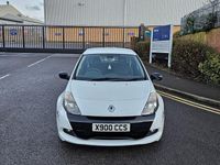 Used Renault Clio II 200 HP (147 kW) 2010 White Hatchback