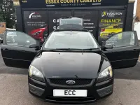 Usado Ford Focus Zetec 100 HP (73 kW) 2007 Preto Citadino