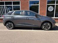 Usado MG MG4 EV SE 319 kW (435 HP) 2023 Cinzento Citadino