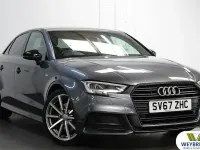 Usado Audi A3 Black Edition 190 HP (139 kW) 2017 Cinzento Sedan