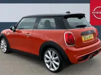 Używany Mini Cooper S Hatch 192 KM (141 kW) 2018 Pomarańczowy Hatchback