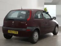 Usado Vauxhall Corsa Club 75 HP (55 kW) 2002 Vermelho Citadino