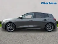 Begagnad Ford Focus ST-Line 125 HK (91 kW) 2024 Grå Halvkombi