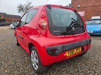 Used Peugeot 107 68 HP (50 kW) 2011 Red Hatchback